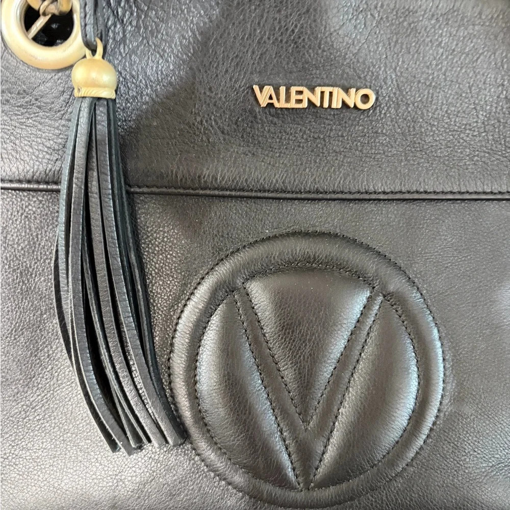 Mario Valentino Black Leather Shoulder Bag with Gold Chain - Picture 7 of 15